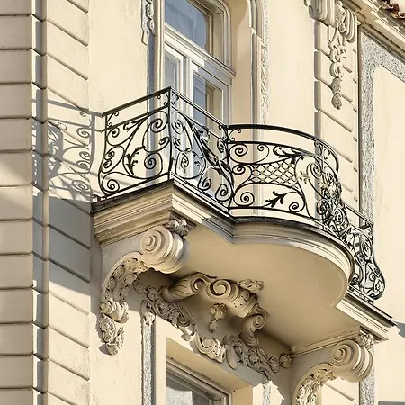 Apartment Brehova *